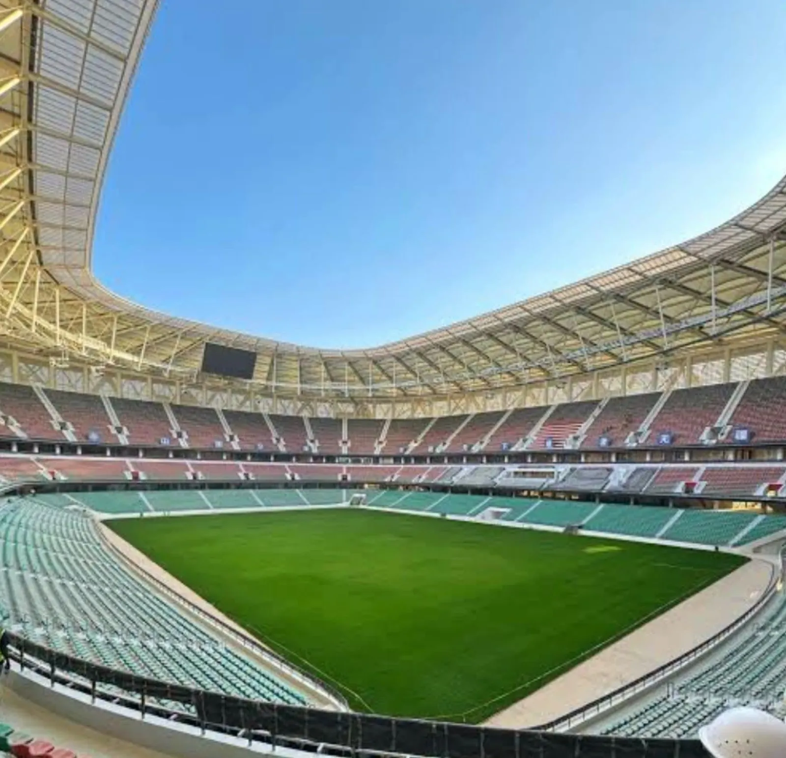 Kenya : Inauguration d'un stade de 60 000 places avec un fumant Bayern–Ajax !