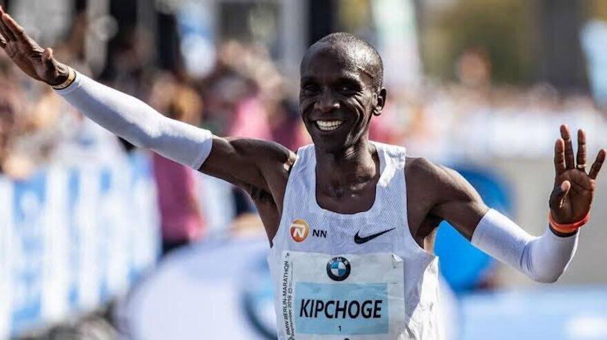 Marathon de Berlin: Kipchoge explose son record