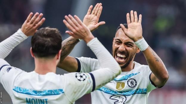 OM/Mercato: Payet out Aubameyang in