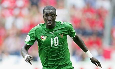 Togo : Sherif Toure met Adebayor en garde
