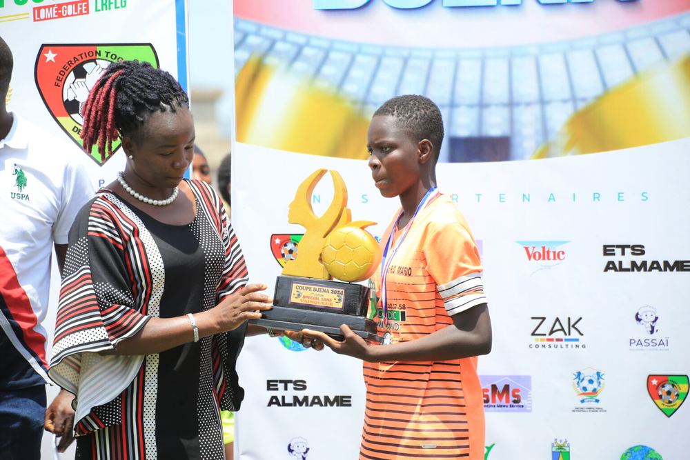 Foot Togo : Le complexe le RO. Mario soulève la Coupe Djena