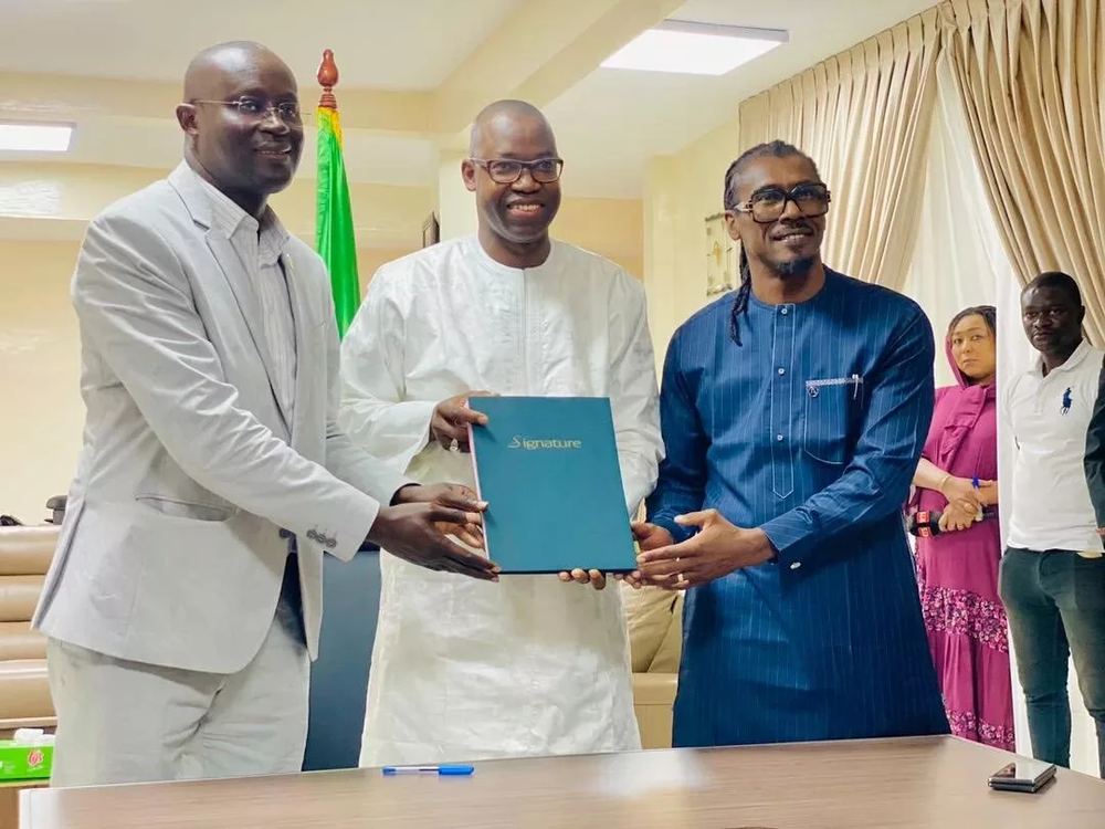 Sénégal : Aliou Cissé honoré par Augustin Senghor