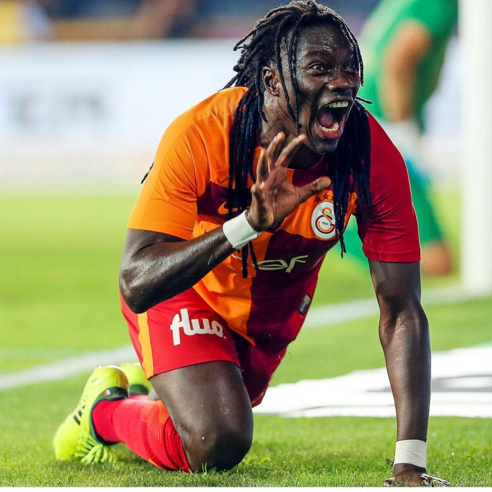 France : Bafé Gomis range ses crampons