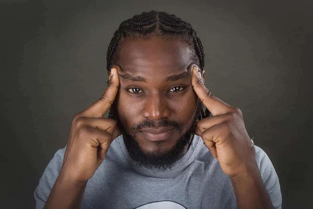 Showbiz 228 : Aamron, la renaissance de l'austère abhorré